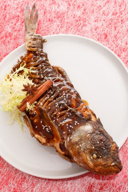 tatlı ekşi soslu sazan