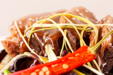 Kızarmış ördek eti