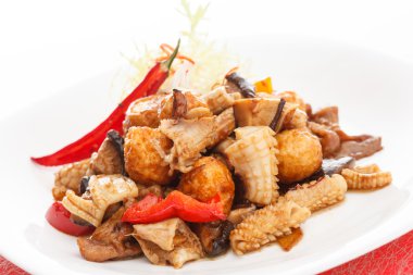 Asya baharatlı salata