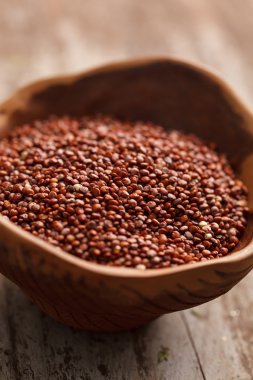 Kırmızı quinoa