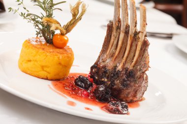 Kızarmış Kuzu pirzola