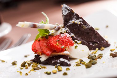 tatlı çilek ve çikolata ile