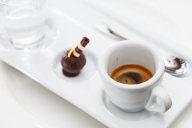 Bir fincan espresso.