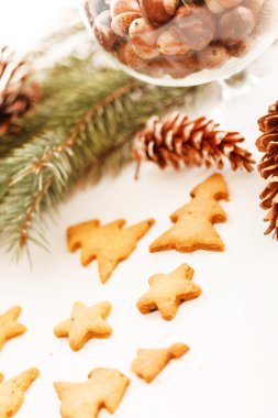 Noel kurabiyeleri tne beyaz zemin üzerine