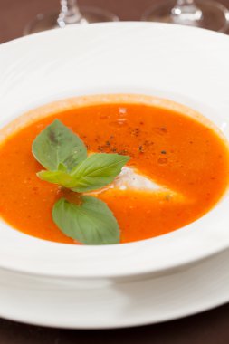 taze domates çorbası