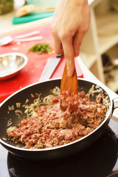 Chef en el trabajo — Foto de Stock