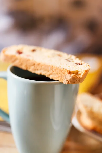 Kaffepaus med kex — Stockfoto