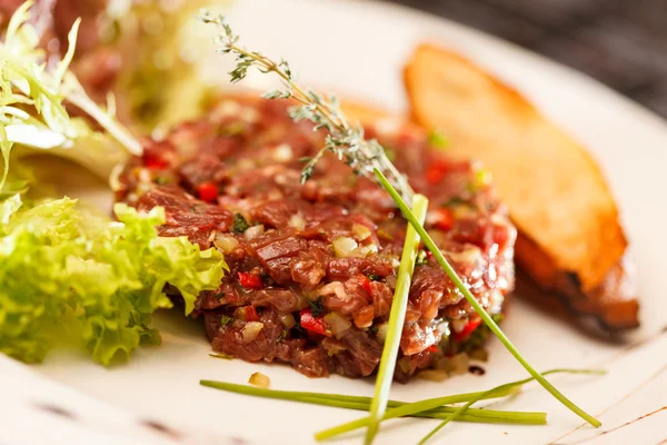 Beef tartar — Stock Photo, Image