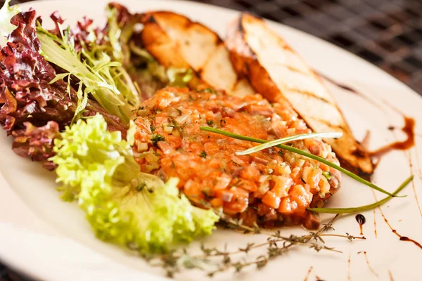 Salmon tartare — Stock Photo, Image