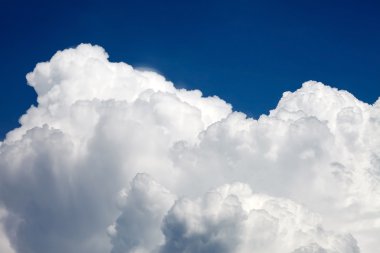 Fırtınalı bulutlu dramatik gökyüzü