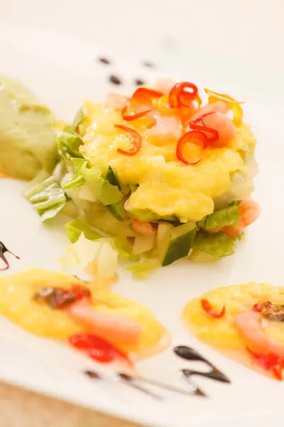 Ensalada con camarones — Foto de Stock