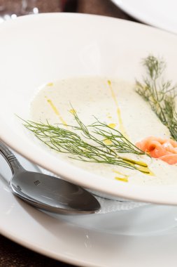 Somonlu krema çorbası