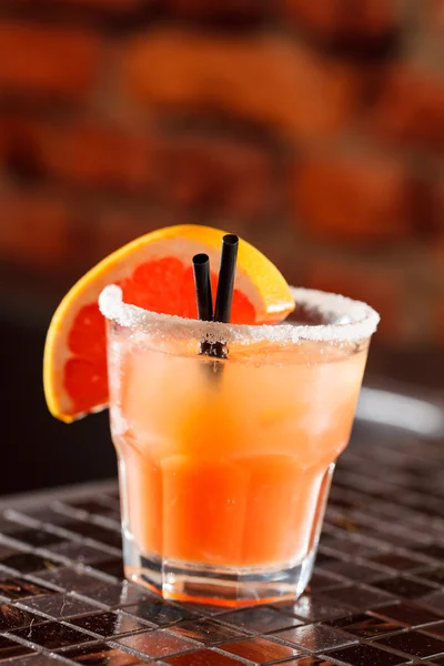 Cocktail with grapefruit — Stock Photo, Image