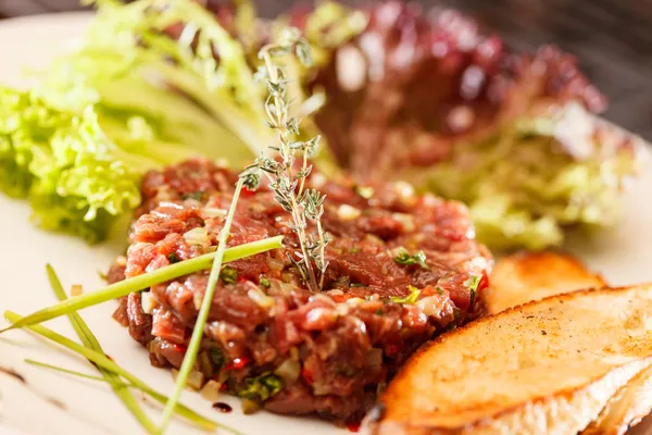 Beef tartar — Stock Photo, Image