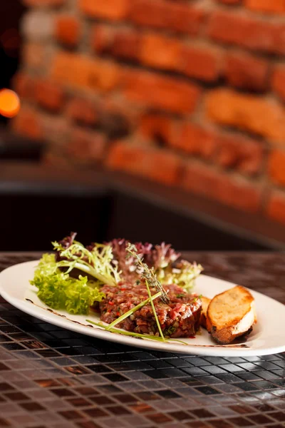 Beef tartar — Stock Photo, Image