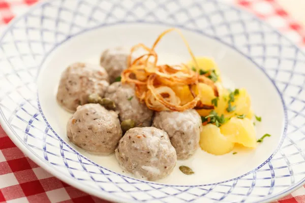 Meatballs with potatoes — Stock Photo, Image