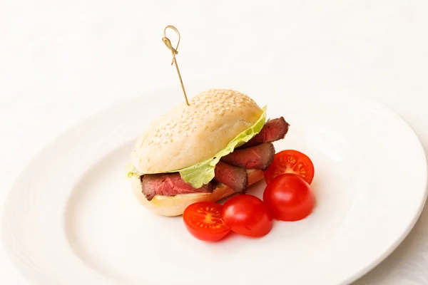 Burger with beef — Stock Photo, Image