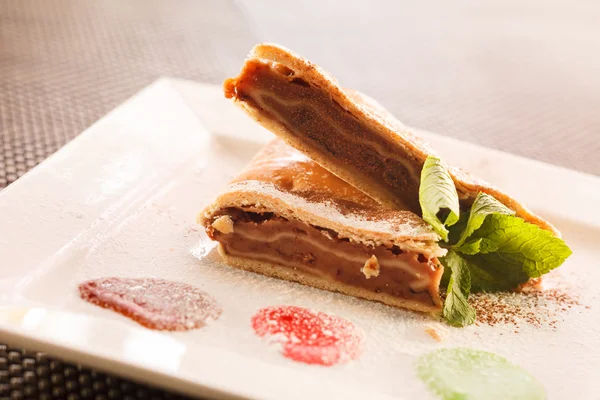 Äppelstrudel — Stockfoto