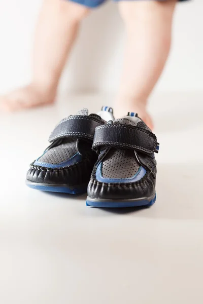 Erste Babyschuhe — Stockfoto