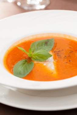 taze domates çorbası