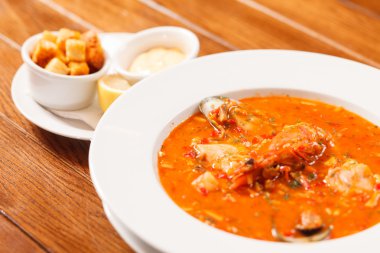 Deniz mahsulleri çorbası