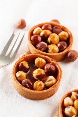 ceviz karamel ile tart