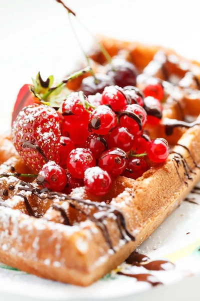 Belgian waffles with fruit — Stock Photo, Image