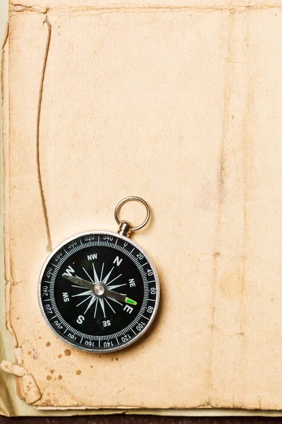 Compass on vintage paper — Stock Photo, Image