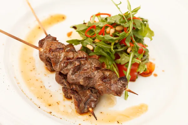 Carne y hortalizas a la parrilla — Foto de Stock