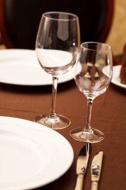 tablolar için yemek ayarla