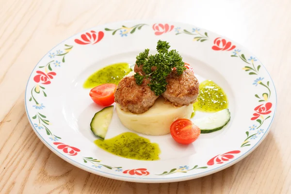 Meat cutlet with mashed potatoes — Stock Photo, Image