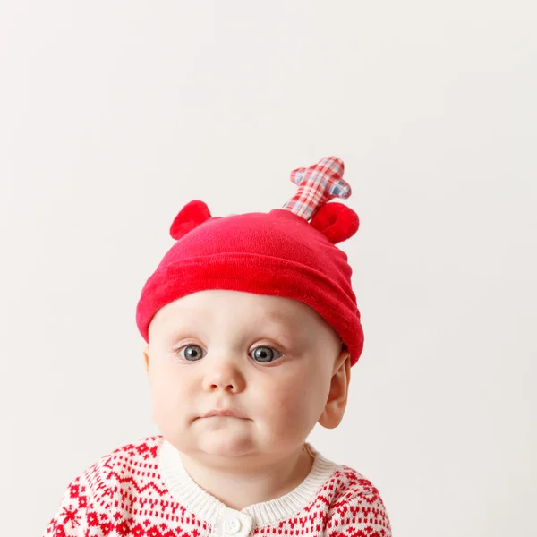 Chico divertido con bonito disfraz de Navidad — Foto de Stock