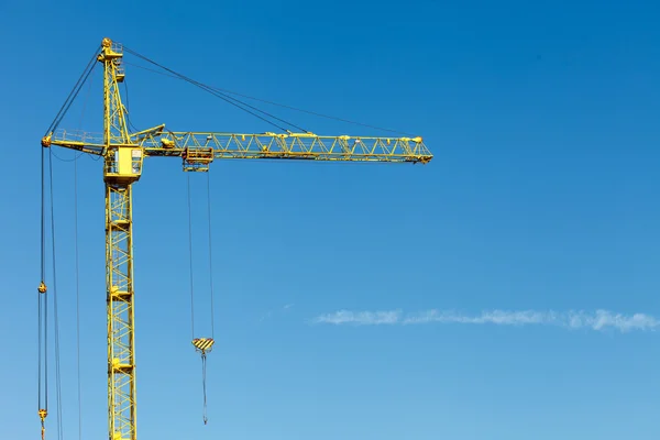 Crane och blå himmel — Stockfoto