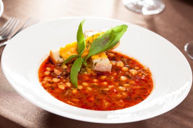 Tost ile fasulye çorbası