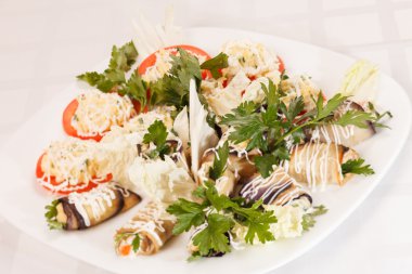 sebze süzme peynir ile doldurulmuş