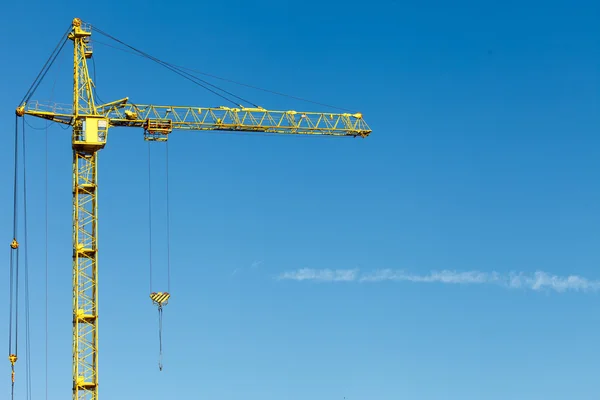 Crane and blue sky — Stock Photo, Image