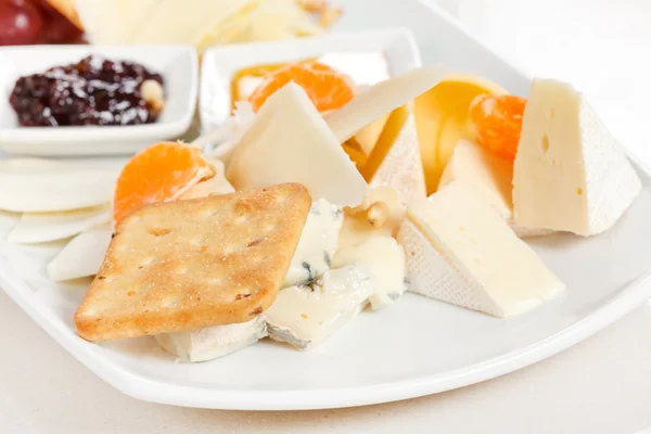 板的奶酪 — 图库照片