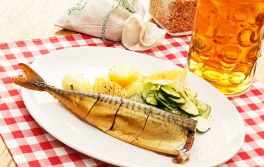 patates ve bira ile uskumru