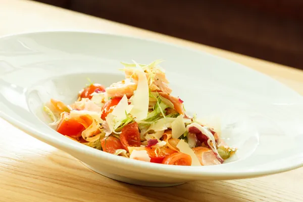 Ensalada de salmón — Foto de Stock