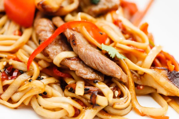 Noodle with meat and vegetables — Stock Photo, Image