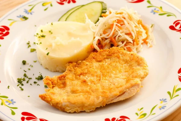 Schnitzel com purê de batatas — Fotografia de Stock