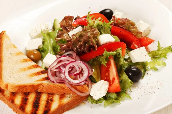 Griechischer Salat — Stockfoto