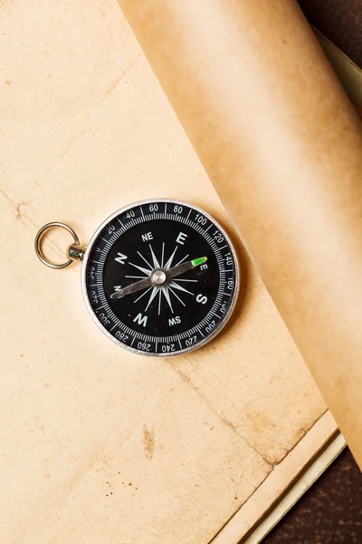 Compass on vintage paper — Stock Photo, Image