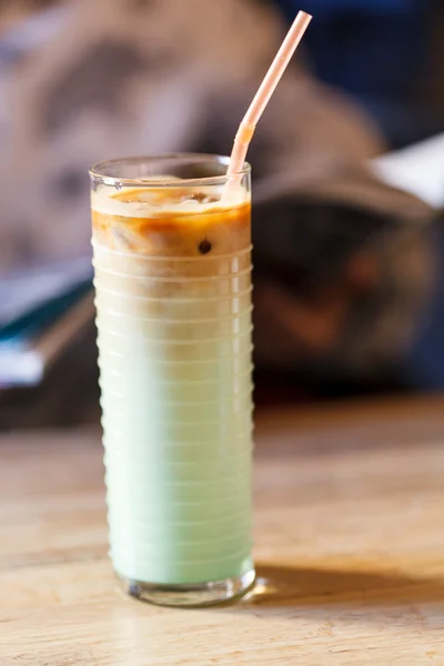 Холодный кофе с мятой — стоковое фото