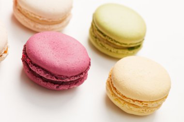 lezzetli renkli acıbadem kurabiyesi