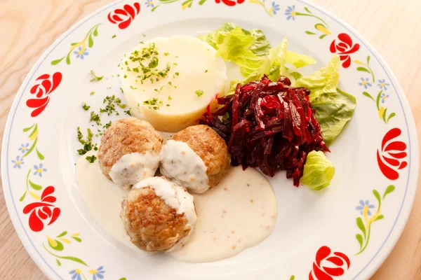 Meatballs with mashed potatoes — Stock Photo, Image