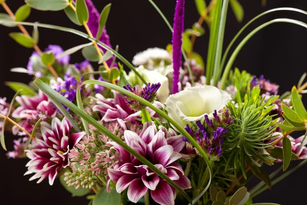 Strauß bunter Blumen — Stockfoto