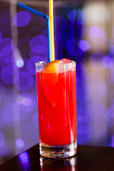 Cocktail de álcool vermelho — Fotografia de Stock