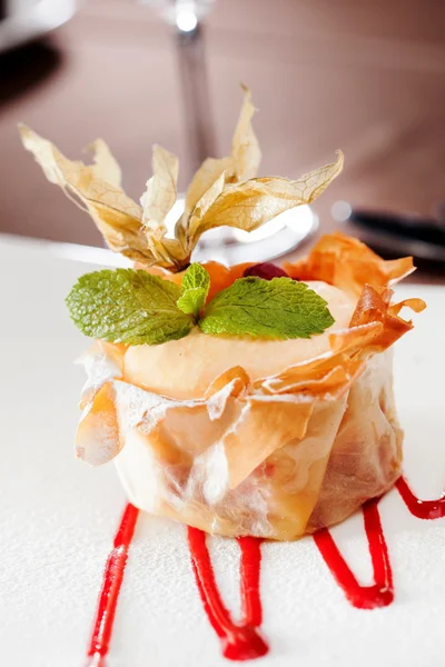 Dessert con bacche — Foto Stock