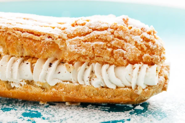 Eclair con crema — Foto de Stock